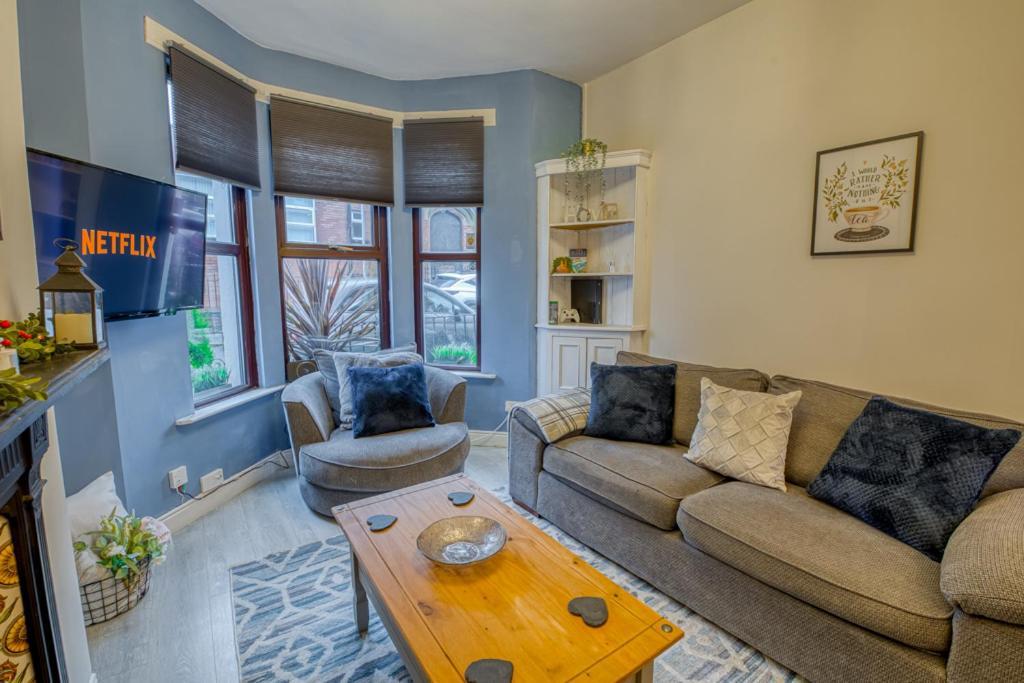 Charming Home, Beside The Serene Ormeau Park Vakantiehuis