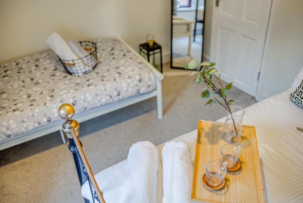 Charming Home, Beside The Serene Ormeau Park Vakantiehuis *