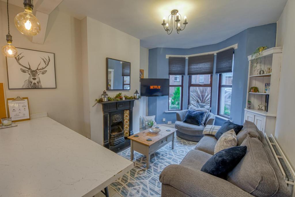 Charming Home, Beside The Serene Ormeau Park Vakantiehuis