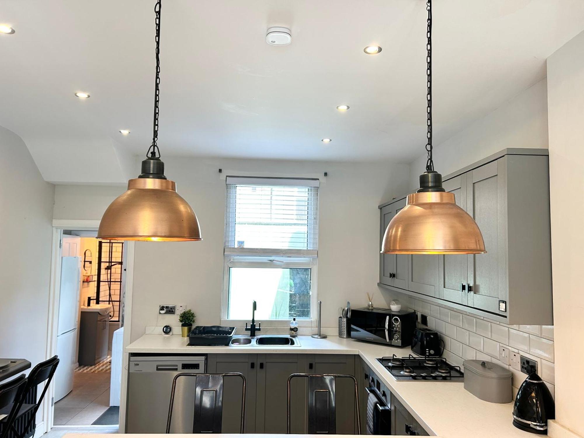 Charming Home, Beside The Serene Ormeau Park Vakantiehuis *